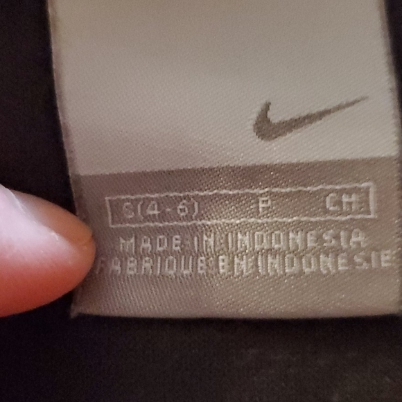 Nike jacket - Picture 2 of 5